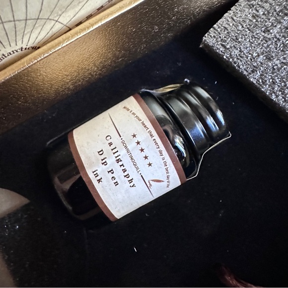 NWT Feather Quill + Ink Set includes various tips for different style writing - Picture 8 of 13